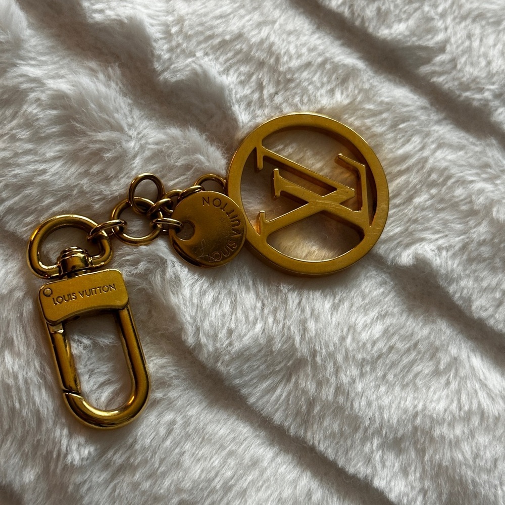 Louis Vuitton LV Circle Key Holder & Bag Charm - Picture 3 of 6